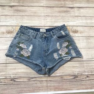 ETWO Jean Shorts - Size Medium